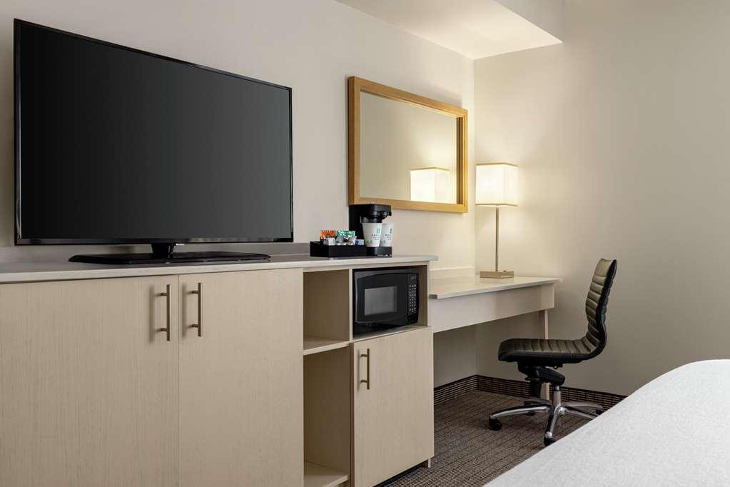Hotel Embassy By Hilton International Airport DEN