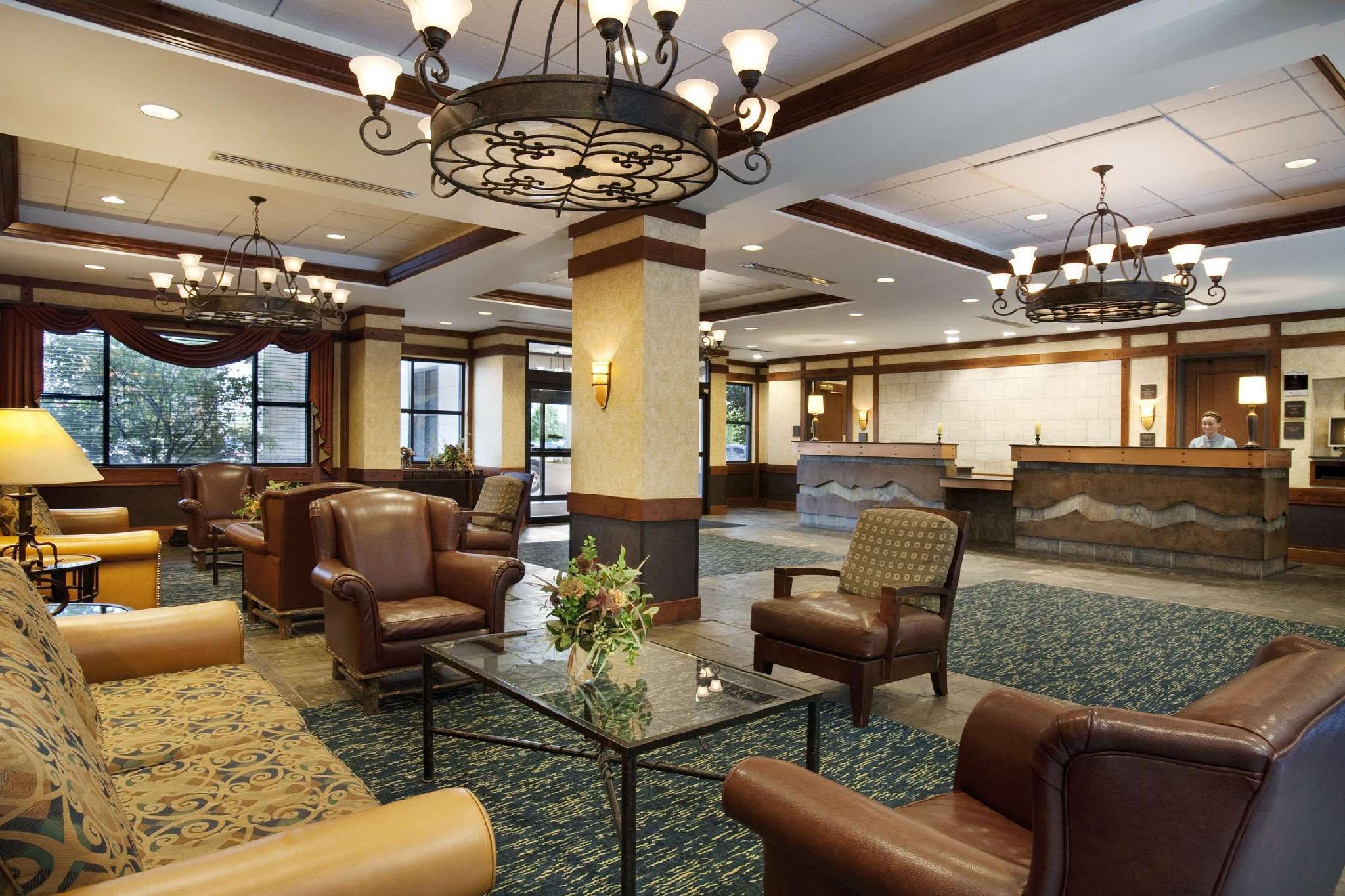 Hotel Embassy By Hilton International Airport 4*