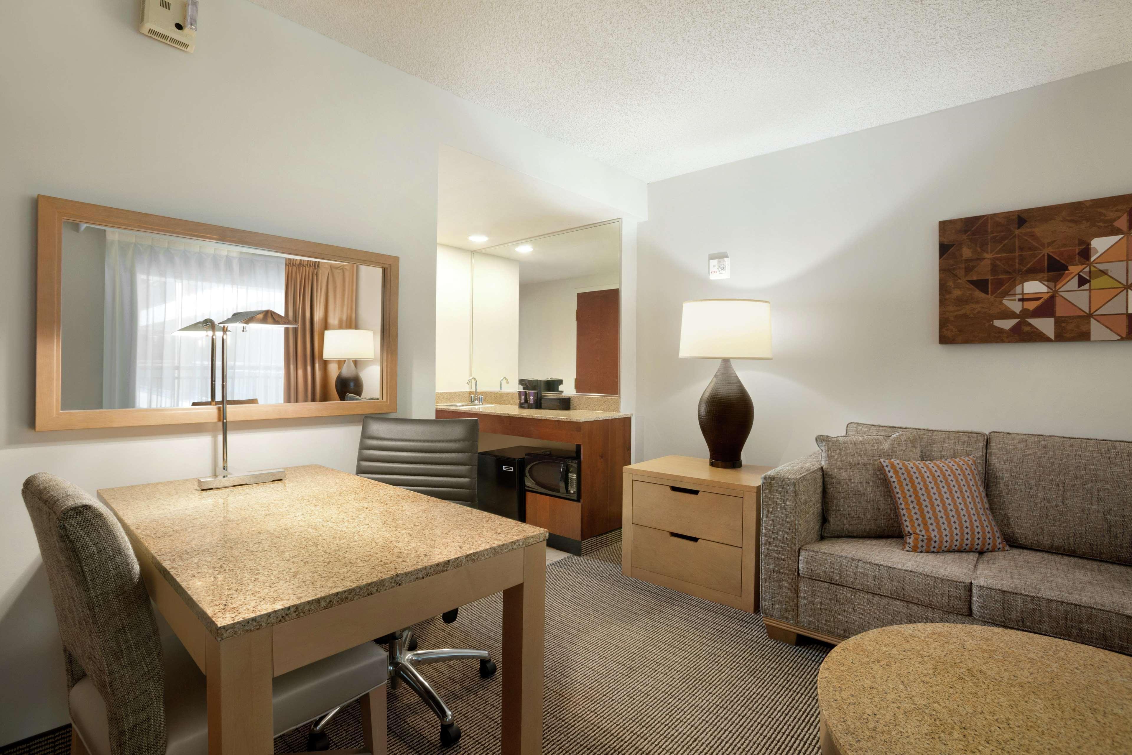 Embassy By Hilton International Airport DEN