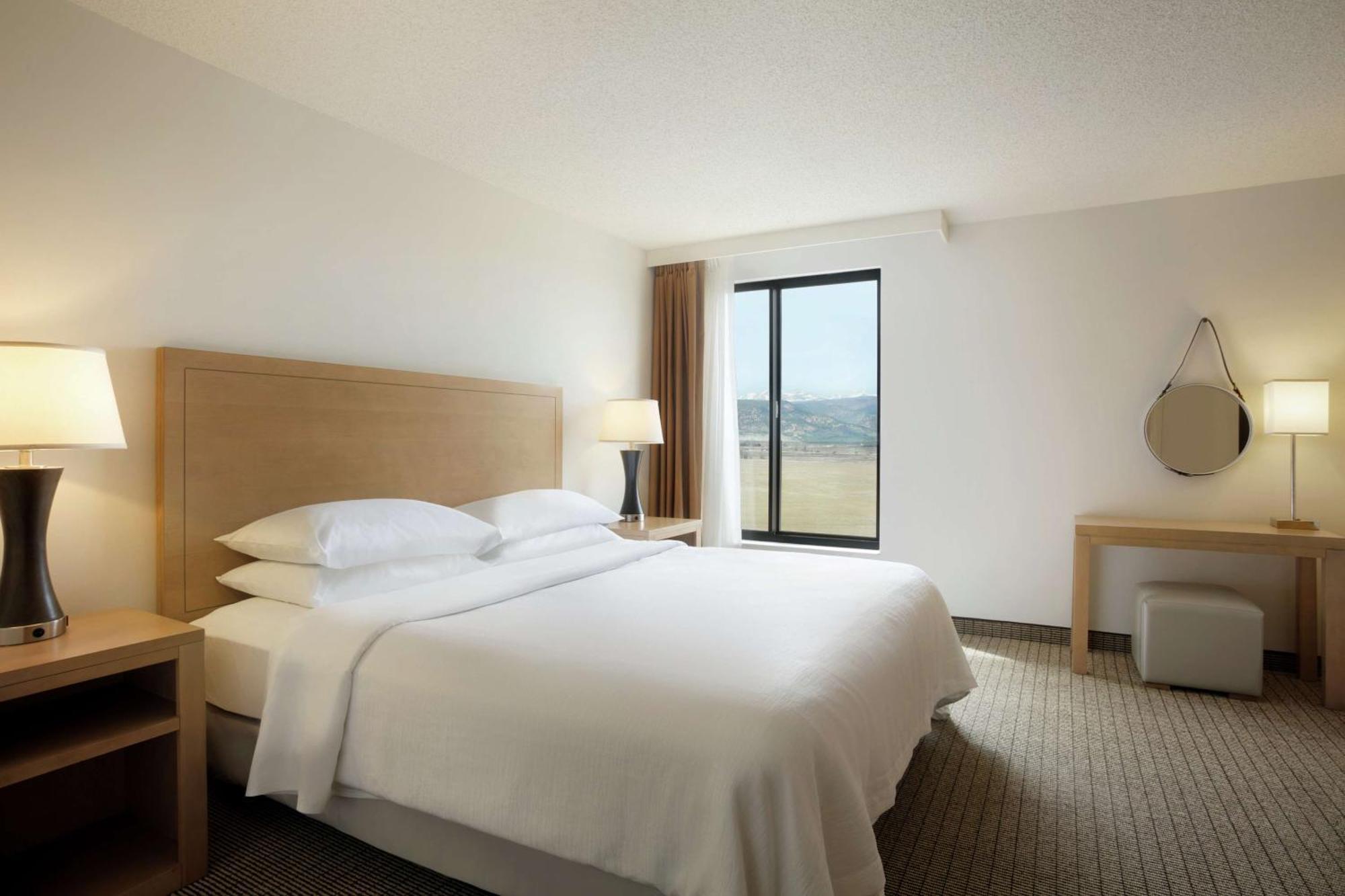 Hotel Embassy By Hilton International Airport DEN
