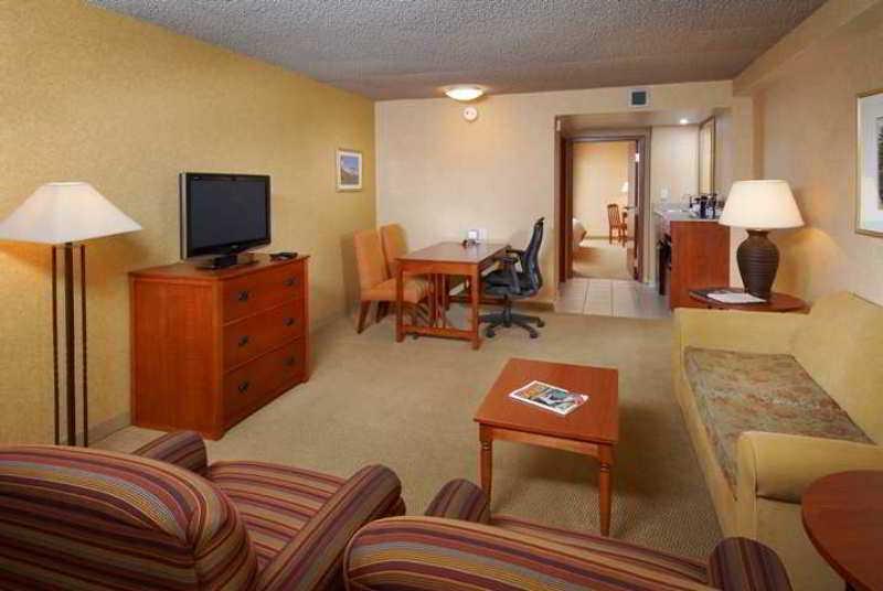 Embassy By Hilton International Airport 4* DEN